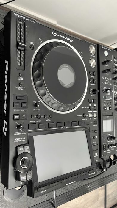 2 х Pioneer CDJ 3000 & 1 x Pioneer DJM A9 Подарък Кейсове UDG