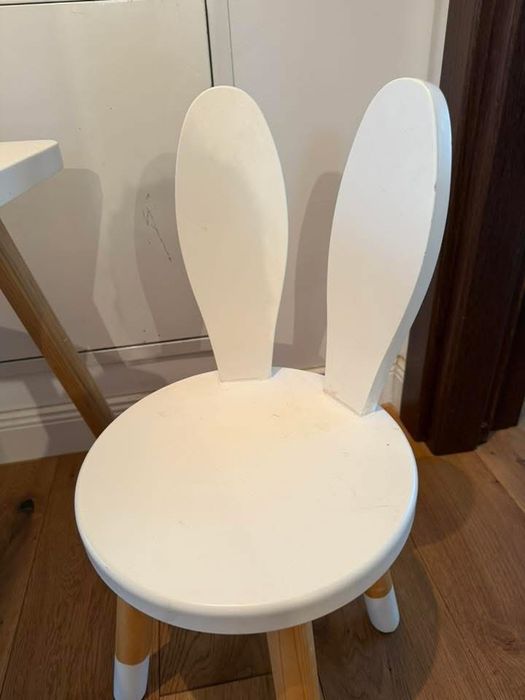 Set masa + scaune iepuras de la Lilu-Lilu