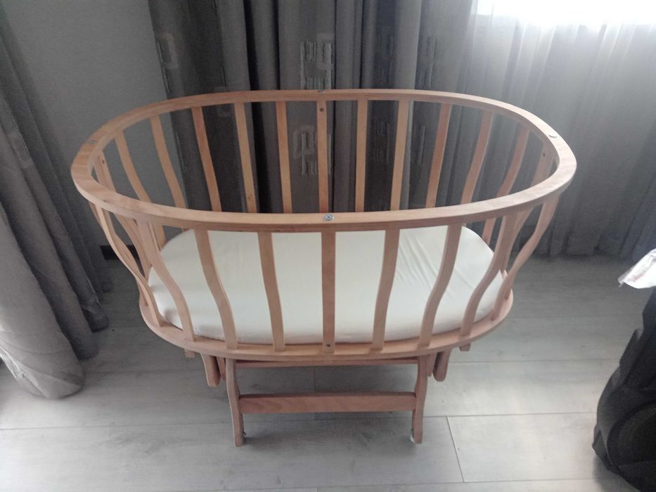 Люлеещо се легло за бебе