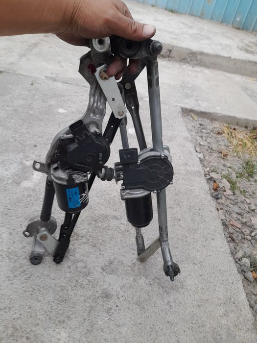 Продам     Автомобильные     дворник    маторчик.