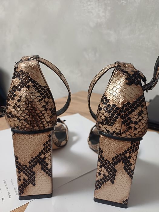 Босоножки Astega 37 р.