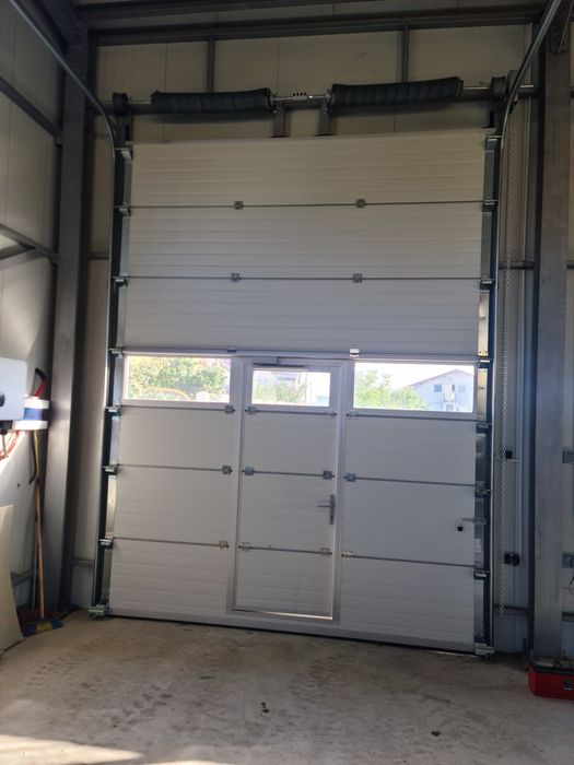 Inchiriez hala zona metro 250m