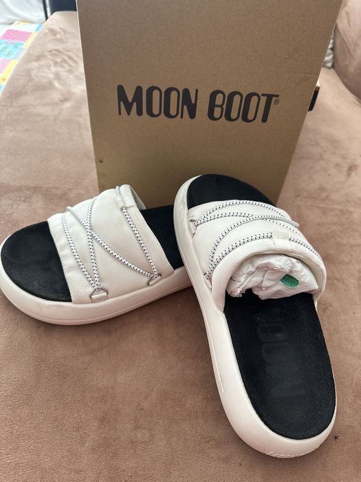Papuci Moon Boot