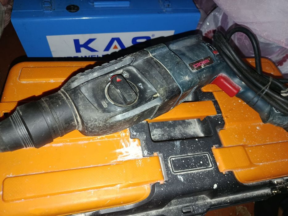 Перфоратор crown