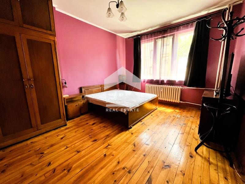 Продава се Четиристаен апартамент в София, Център - 100 кв.м за 3820 €/кв.м - Снимка #6