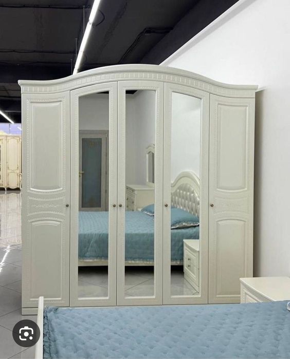 Спальный гарнитур Венера 5д