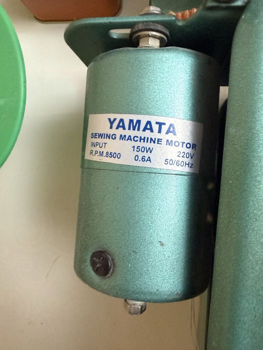 Оверлок в хорошем состоянии