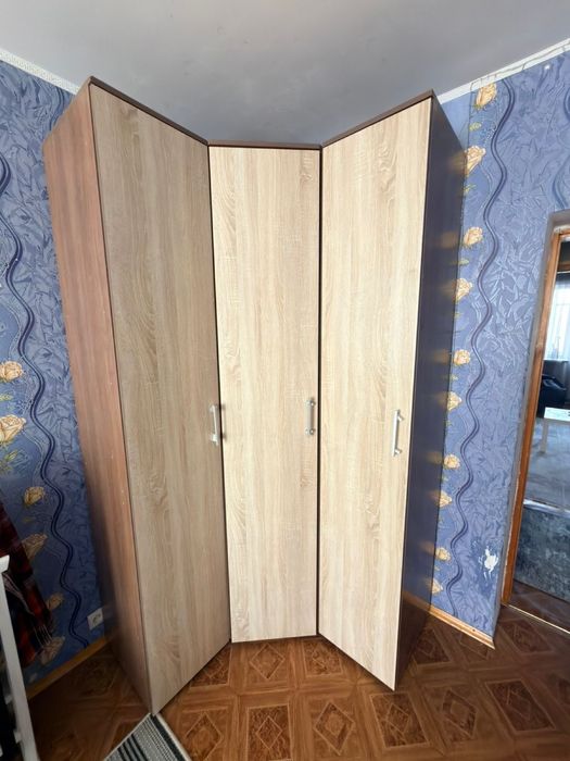 Продам шкаф угловой