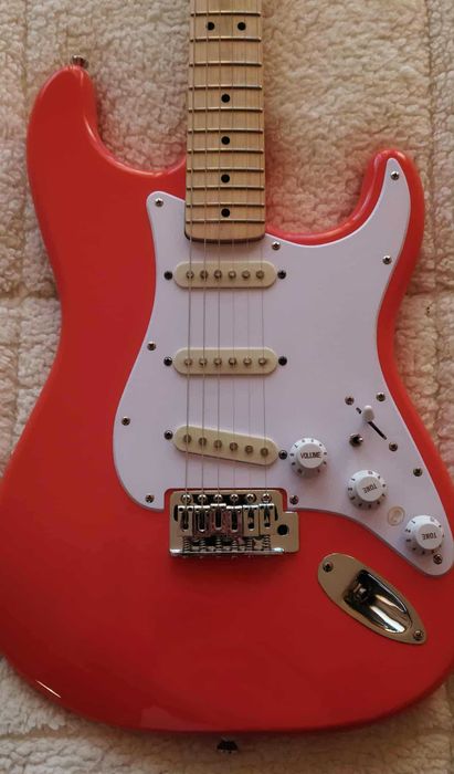 Squier Stratocaster + Eric Clapton Mid Boost kit