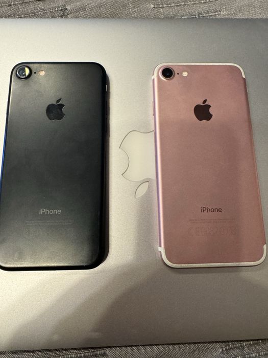 Vand 2buc Iphone 7 32Gb ( negru si rose)
