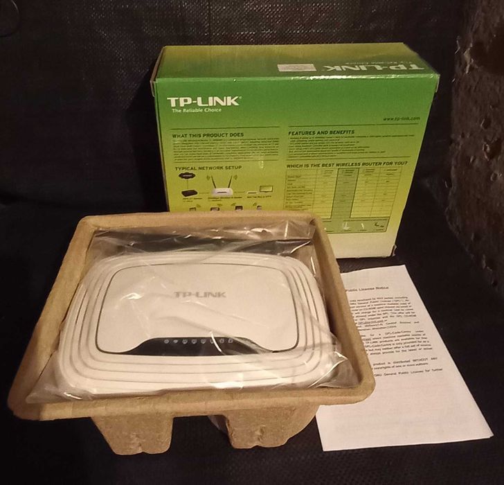 Безжичен рутер TP-Link TL-WR841N 300Mbps с две антени за стабилен сигнал