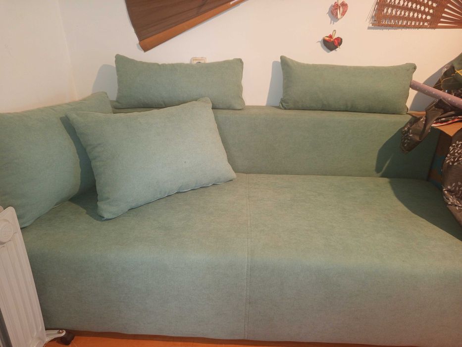 разтегателен нов диван