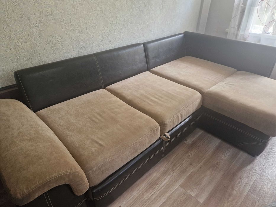 Угловой диван в отличном состоянии