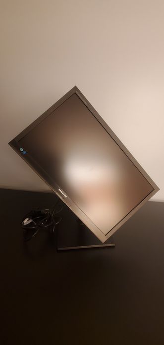 Monitor Samsung SyncMaster S22A460 – 22 inchi LED

Vând monito