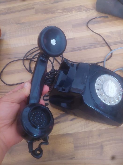 Telefon fix cu disc ,anii 1970 ,model vintage,vechi