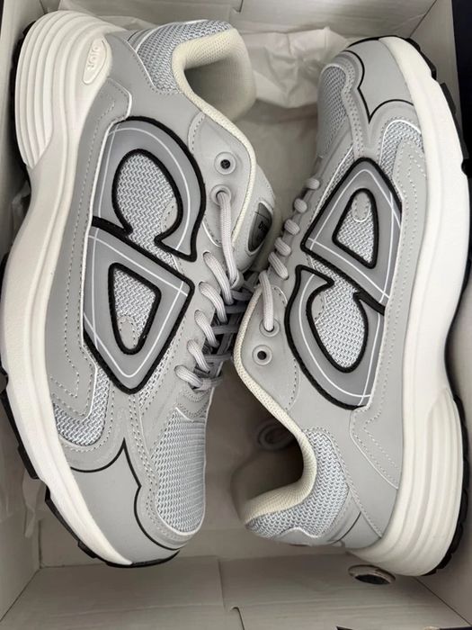vand Dior b30 noi