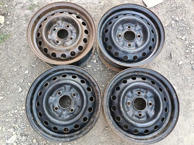 Продам оригинальные металлические диски на автомашину Nissan Primera.