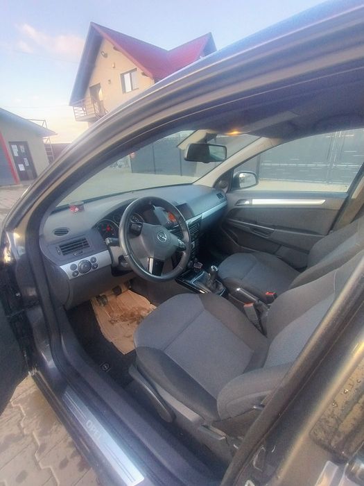 Vând Opel Astra H