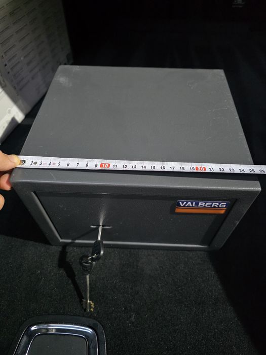 Метален сейф/каса VALBERG