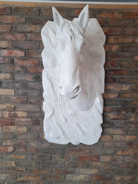 Продаются статуи