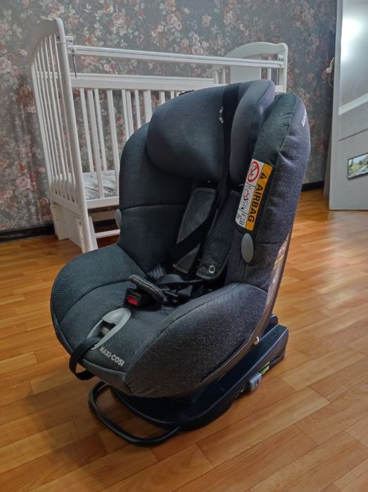 Автокресло "Maxi-Cosi"