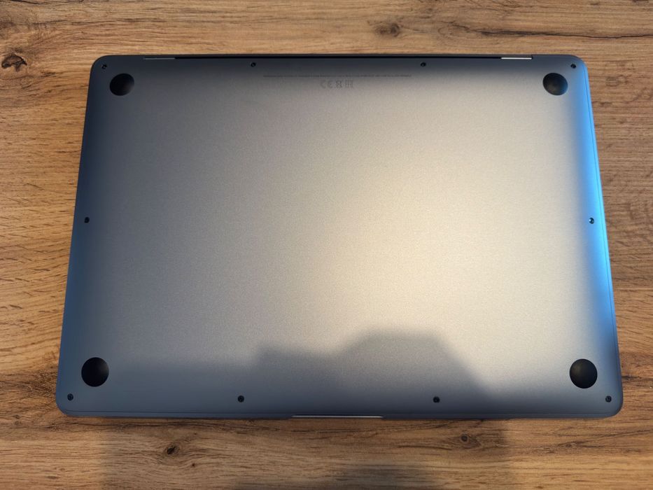 MacBook Air M1 (2020) • 512GB SSD • 8GB RAM • Încărcător original