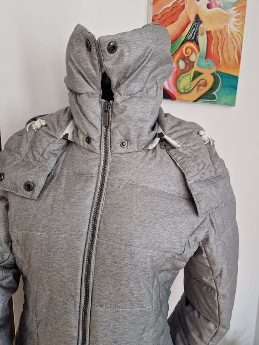 Geacǎ iarnǎ lungǎ de la O’Neill , rezistentǎ la vânt , frig , ploaie