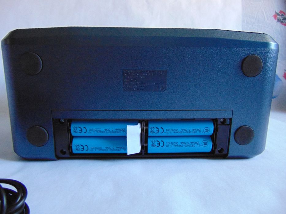Aparat radio powerbank cu redare muzica prin  bluetooth . Usb  și card microSD