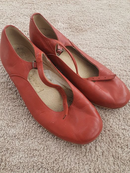 Скарпини за народни/характерни танци