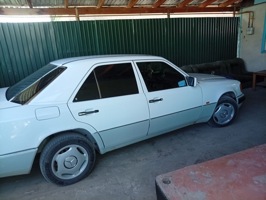 Мерседес 124, 1992 года