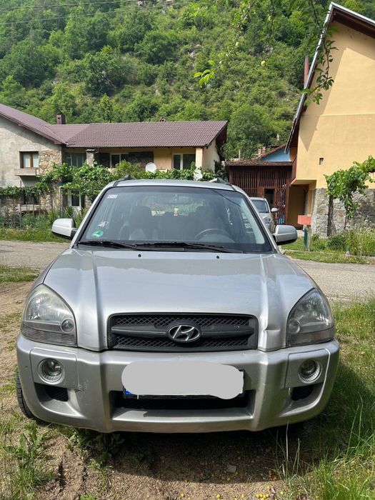 Mașina are defectiuni la motor necesita reparare sau eventual pentru piese daca ar fi cineva interesat! Mai multe detali la nr de telefon sau whatap