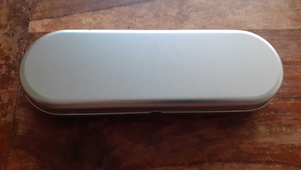 гедоре комплект инструменти в метална кутия, чисто нови качествени