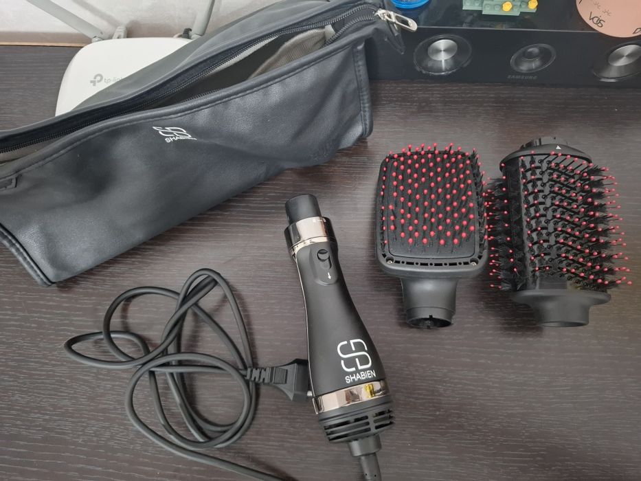 Продам фен расческа, новая