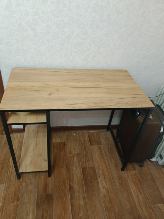 Стол компьютерный