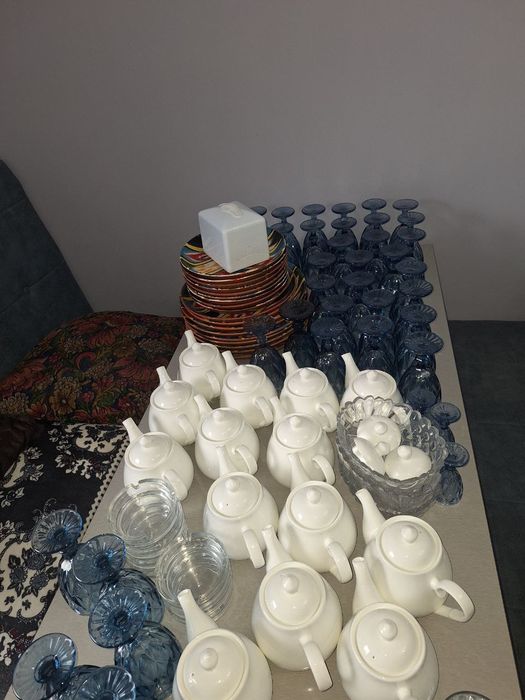 Kafe uchun idishlar toplami