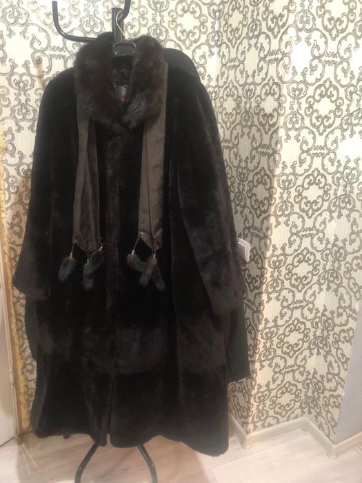 Продам шубу,куртки