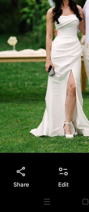 Rochie mireasa stil sirena