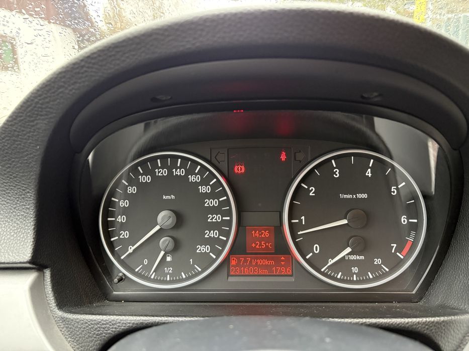 BMW E90 seria 3 2007 318i