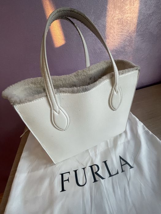 Furla-среден към голям размер