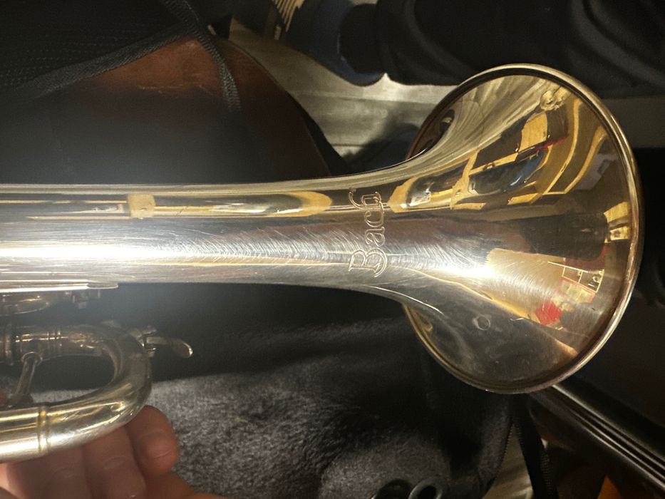 Vând Trompetă Bach