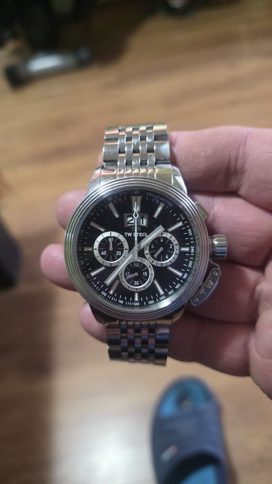 Продавам часовници