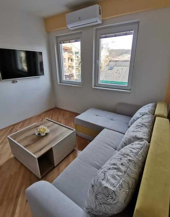 Дава се под наем Тристаен апартамент в Бургас, Изгрев - 110 кв.м за 270.3 € - Снимка #3
