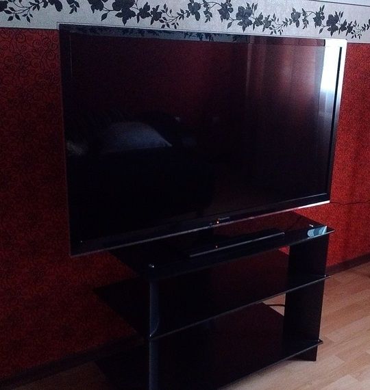 Panasonic IPS FULL HD TX-LR47E5 - 47" (119 см)