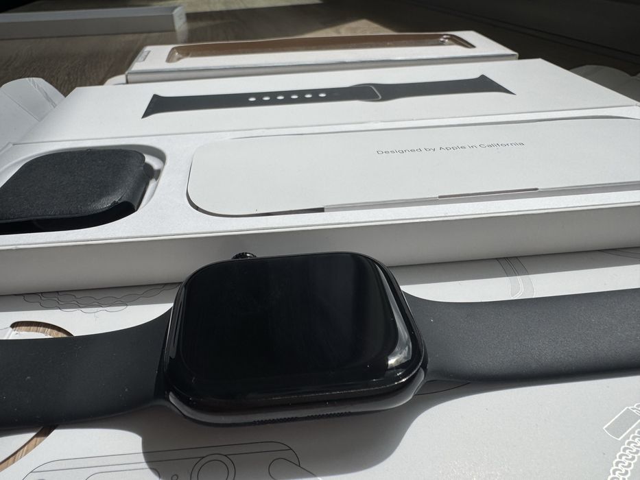 Apple Watch Series 10 (46mm) Jet Black GPS – Пълен комплект, Батерия 100%