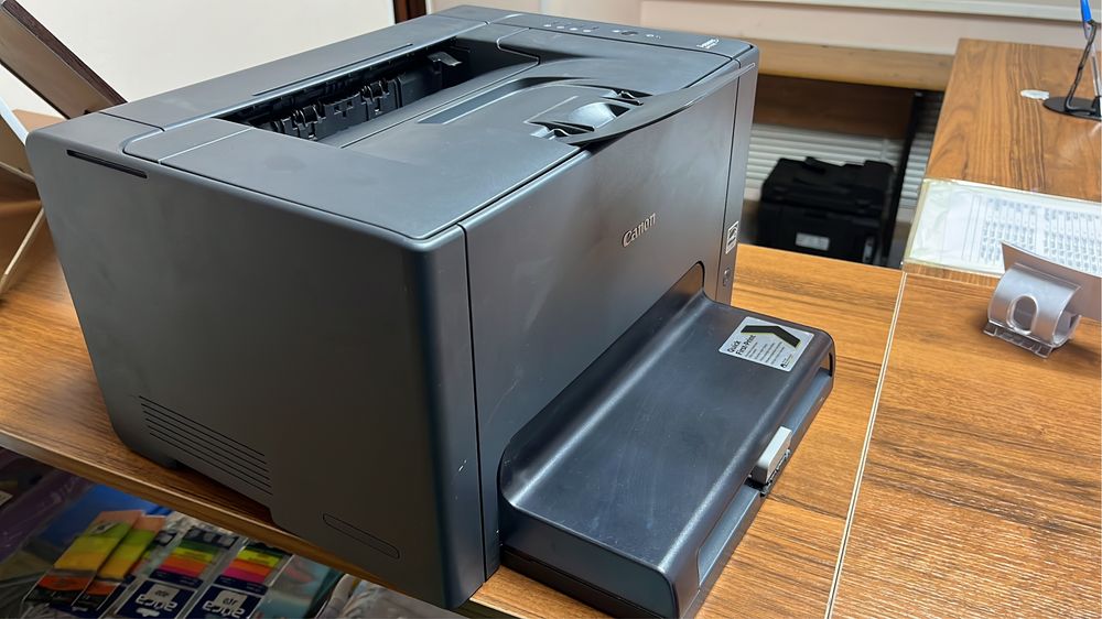 Продается цветной лазерный принтер