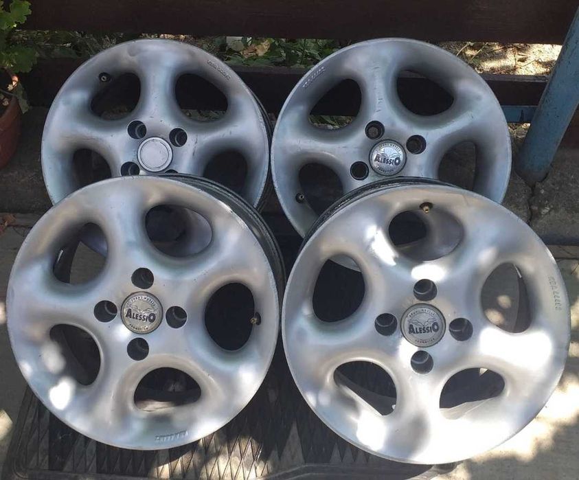 Vând jante aliaj în stare bună de funcționare.