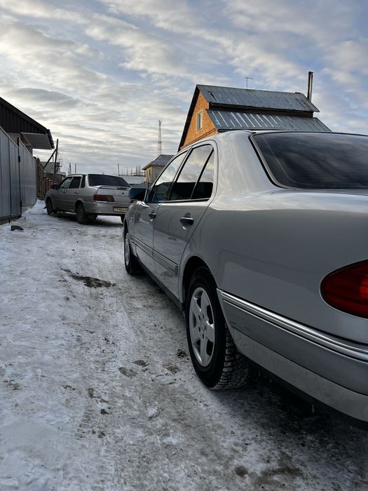 Продам а/м мерседес w 210 е 200