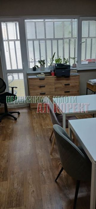 Офис в Варна-Нептун площ 82 цена 400евро
