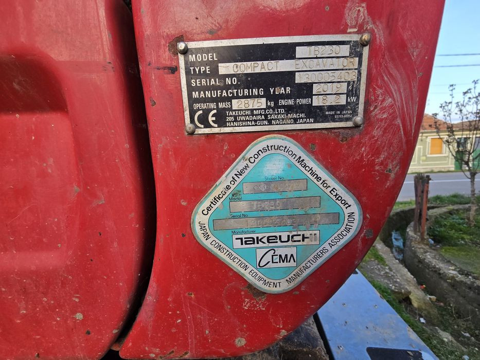 Vând miniexcavator takeuchi tb230 plus trailer