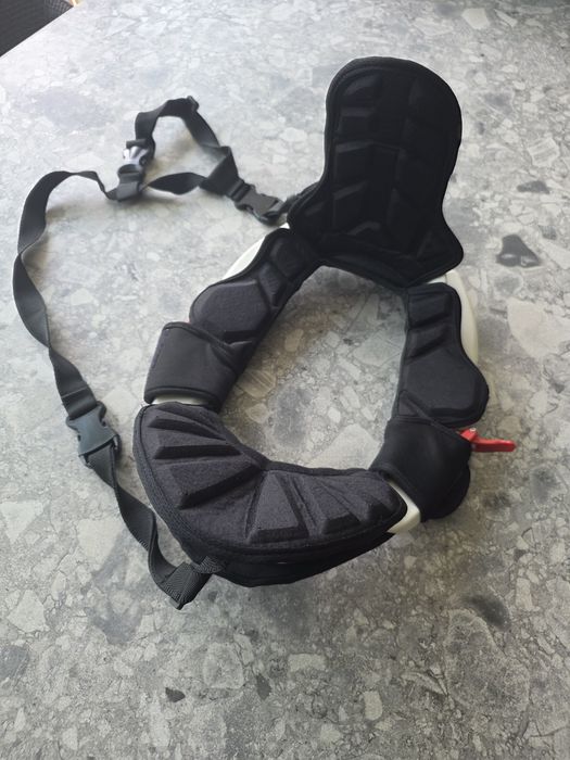 протектор за врат Leatt 6.5 Carbon